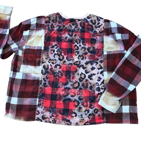 Reworked Flannel Shirt Plus Size: Upcycled Oversized Love Graphics Patchwork Tee - Picture 5 of 10